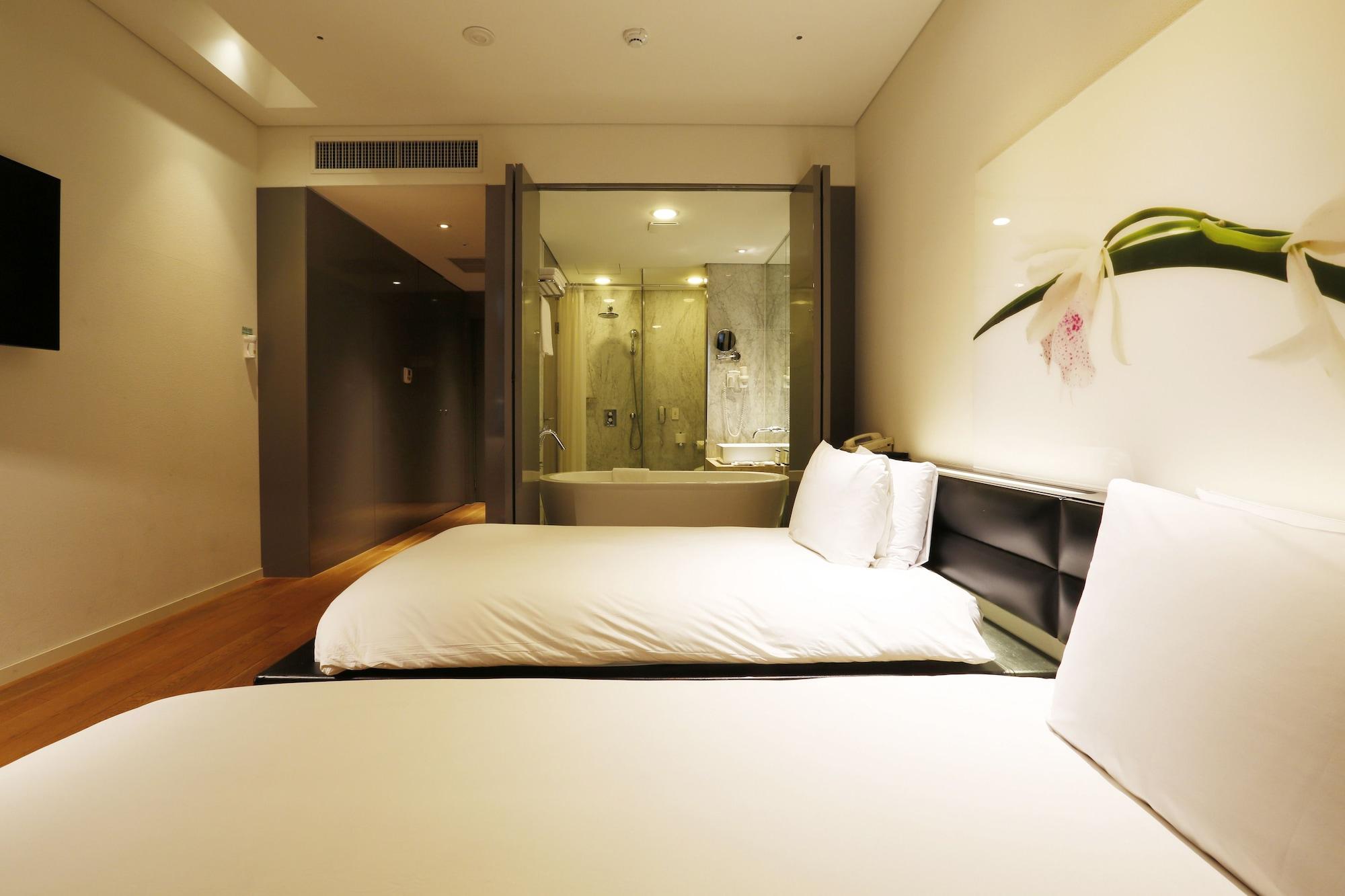 Grand Mercure Ambassador Changwon Exterior foto