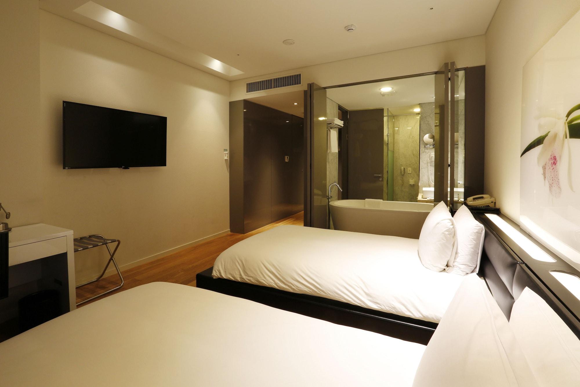 Grand Mercure Ambassador Changwon Exterior foto