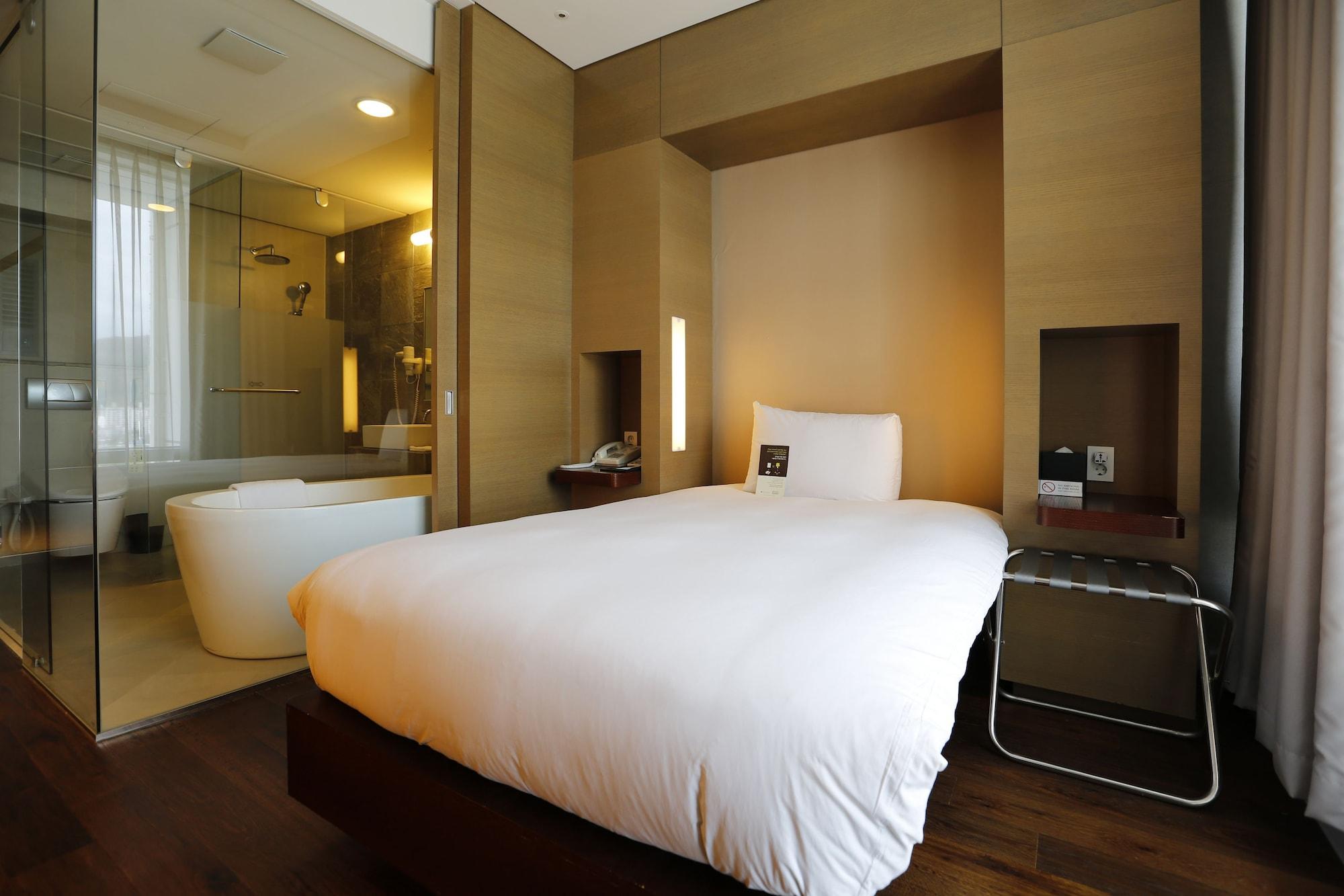 Grand Mercure Ambassador Changwon Exterior foto