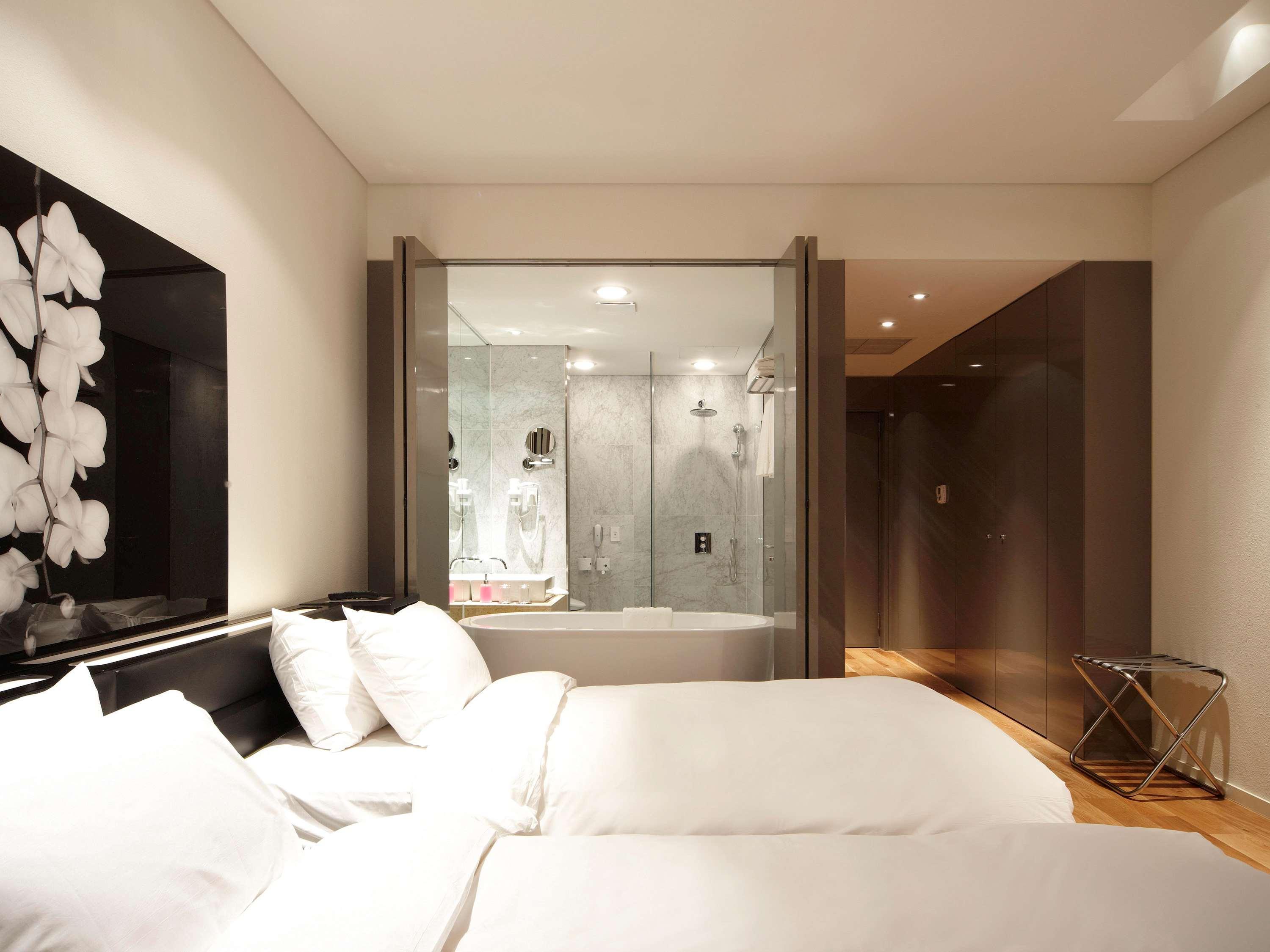 Grand Mercure Ambassador Changwon Exterior foto