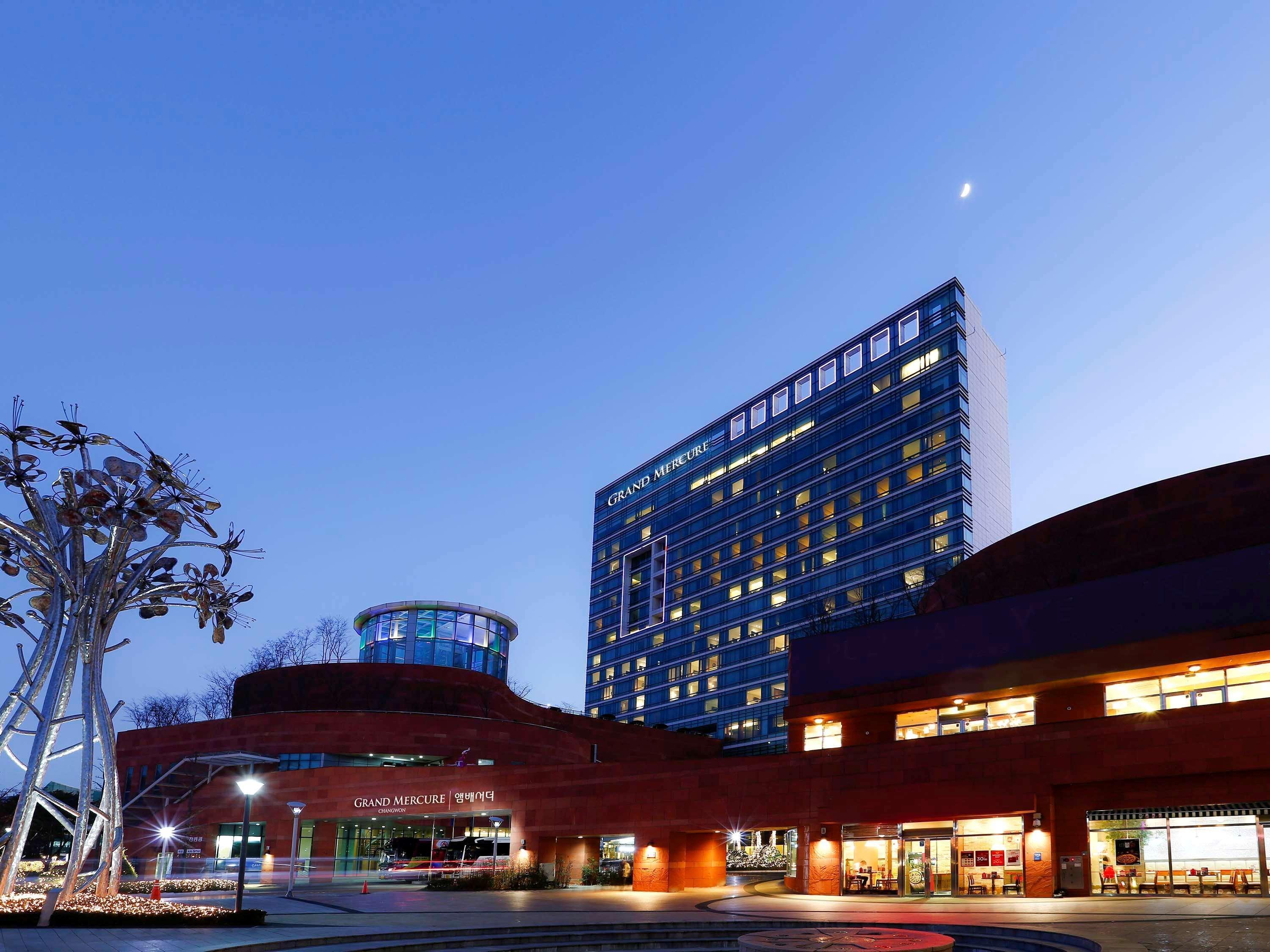 Grand Mercure Ambassador Changwon Exterior foto