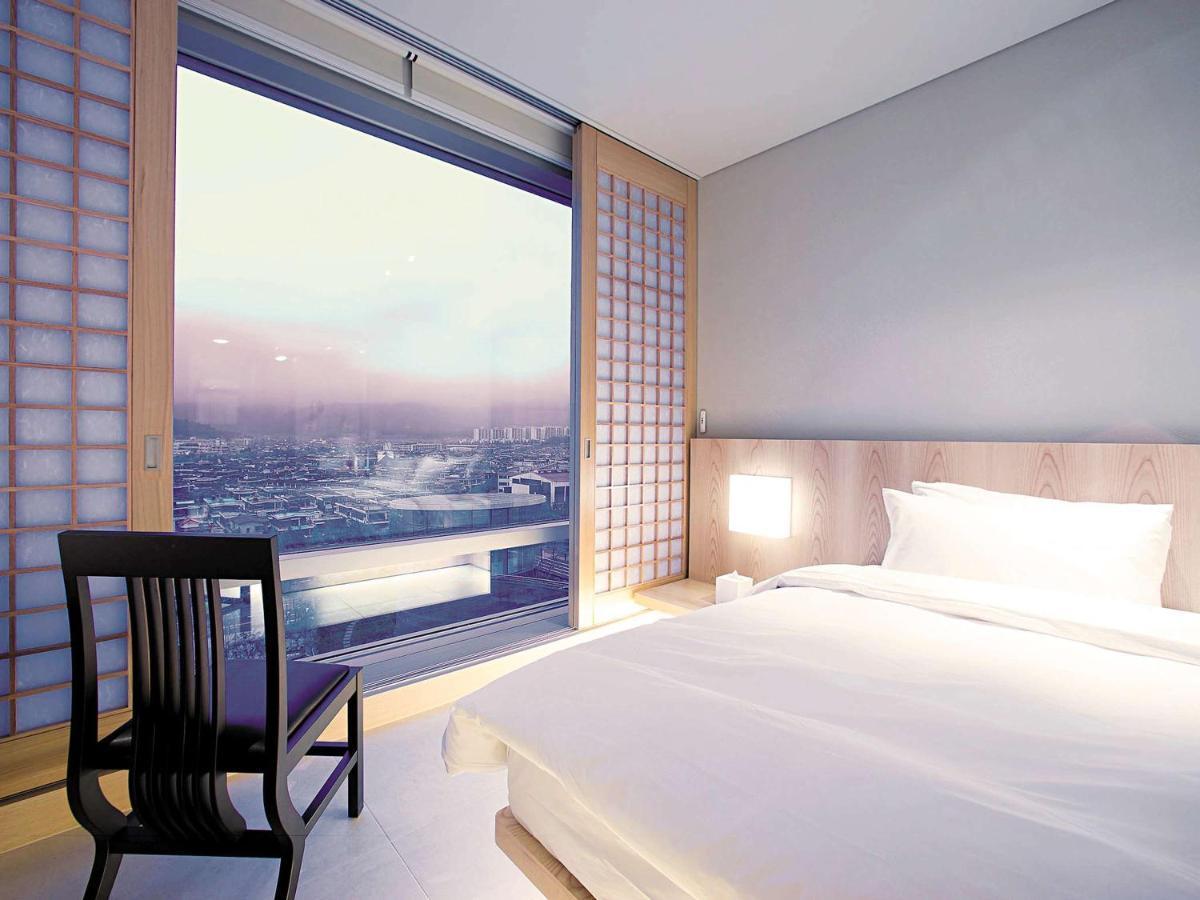 Grand Mercure Ambassador Changwon Exterior foto